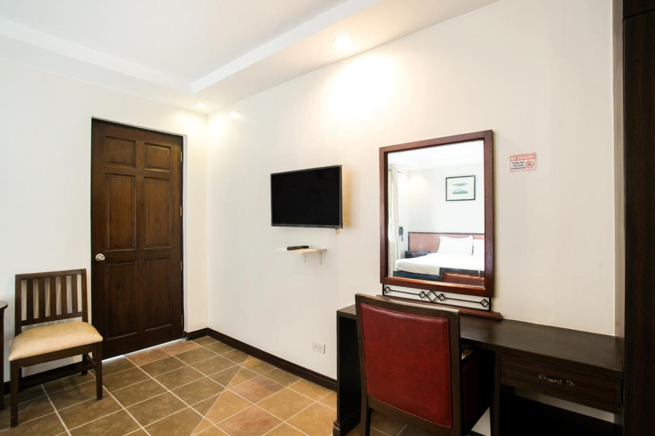 Oyo 394 Tagaytay Haven Hotel - Mendez Tagaytay City Bagian luar foto